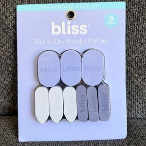 Bliss wet or dryPowder Puff Set in Lavender- 9 pack - NWT